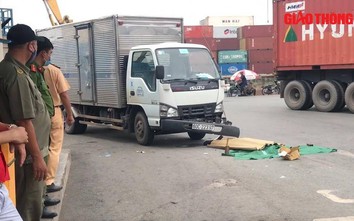 Video: Tài xế xe tải bị container cán chết trong cảng Transimex