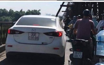 CSGT Hà Nội truy tìm để phạt nguội tài xế lái ô tô đi lên cầu Long Biên