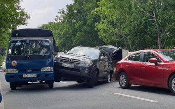 4 ô tô tông liên hoàn "như phim" trước cửa ngõ hầm Thủ Thiêm