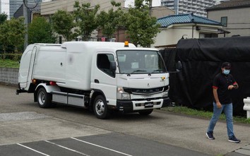 Mitsubishi Fuso trình làng xe chở rác thế hệ mới, tự đi theo người thu gom