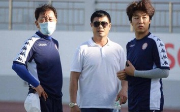 Đội bóng của Công Phượng có pha “bẻ lái” gây sốc với HLV Hàn Quốc