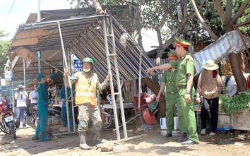 Đắk Nông: Cưỡng chế vi phạm, dẹp chợ ven đường sau tai nạn 6 người chết