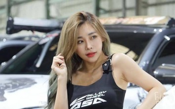 Nhan sắc xinh đẹp của người mẫu Han Soo Hee tại triển lãm xe hơi