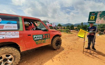 Chặng đua "bầm dập" cả người lẫn xe tại giải đua xe địa hình Việt Nam
