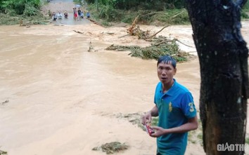 Quảng Nam: Xót cảnh chiến sỹ biên phòng mất nhà sau lũ ống