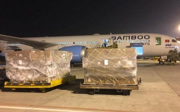 Bamboo Airways vận chuyển miễn phí hàng cứu trợ đến miền Trung