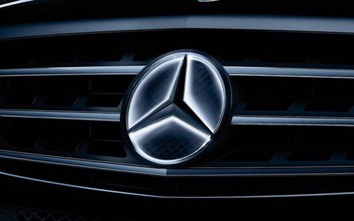 Mercedes-Benz triệu hồi hàng nghìn xe do logo tự phát sáng