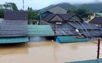 Nghệ An: Nước ngập nghìn nóc nhà, di dời 1.000 hộ dân ở Thanh Chương