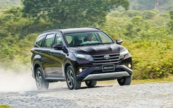 Quyết đấu Mitsubishi Xpander, Toyota Rush tăng thêm ưu đãi