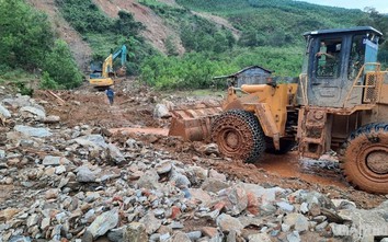 Quảng Nam: Cận cảnh hợp sức mở đường cứu nạn, phá thế cô lập ở Phước Sơn