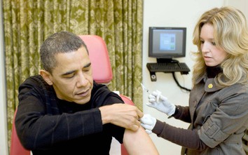 Cựu Tổng thống Obama sẵn sàng tiêm vaccine Covid-19