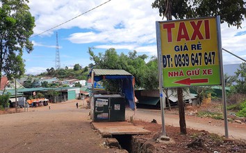 Đắk Nông: Taxi dù đại náo, bắt khách như xe ôm