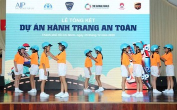 Dự án hành trang an toàn trao gần 11.500 mũ bảo hiểm cho học sinh Việt Nam