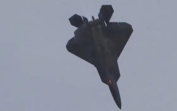 Video: Màn santo trên không đẳng cấp của chiến cơ F-22