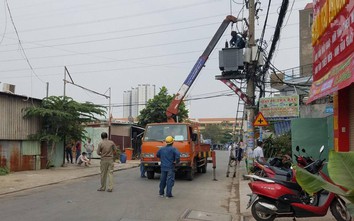 Thùng container va trúng giá đỡ máy biến áp, hàng trăm hộ dân bị ngắt điện