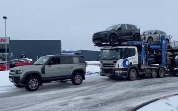 Land Rover Defender thể hiện sức kéo kinh ngạc trên đường băng tuyết