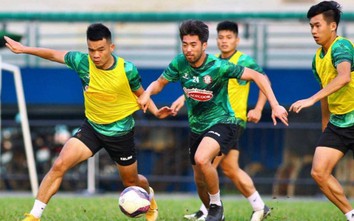 Bom tấn V-League lần đầu tiết lộ về cuộc "đào tẩu" khỏi đội bóng bầu Đức