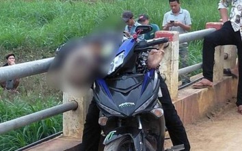 Tá hỏa phát hiện thanh niên tử vong trên xe máy ở Hòa Bình