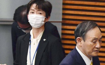 Thư ký báo chí Văn phòng Nội các Nhật phải từ chức vì bữa cơm 700 USD