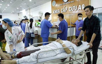 Phòng dịch vụ 3,3 triệu, khám giáo sư 550 nghìn ở BV Bạch Mai bị "tuýt còi"