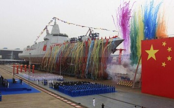 Lần đầu tiên Trung Quốc điều tàu chiến mạnh nhất hộ tống tàu sân bay