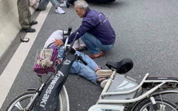 Va chạm với xe máy ở cầu Tân Vũ - Lạch Huyện, một người tử vong