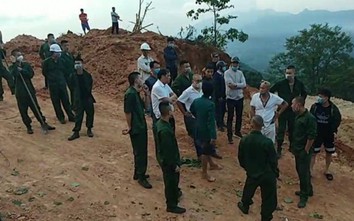 Hành động kỳ lạ của nhóm người xăm trổ ở huyện miền núi Quảng Trị