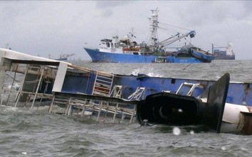 Tàu 11.000 tấn của Nhật Bản gặp tai nạn bị chìm, 3 người mất tích