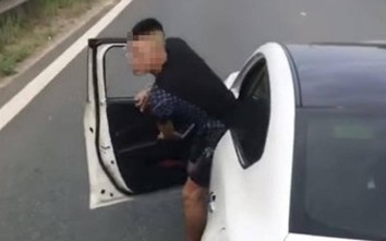 Phạt nặng tài xế Mazda 3 hùng hổ cầm cờ lê gây sự trên Đại lộ Thăng Long
