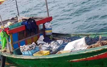 Ngư dân Quảng Bình phát hiện kho tiền xu cổ dưới đáy biển