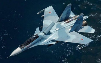 Su-30SM của Nga ngăn chặn máy bay trinh sát Mỹ trên Biển Okhotsk