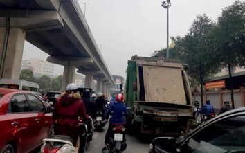 Hà Nội yêu cầu xử lý nghiêm xe chở rác gây ùn tắc, mất vệ sinh môi trường