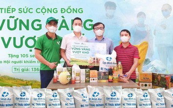 NutriMart trao tặng hơn 100 phần quà cho Hội người mù quận Thanh Xuân