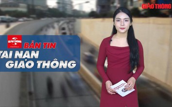 Video TNGT ngày 6/8: Tài xế ngủ gật tông vào gốc cây, ô tô 16 chỗ nát đầu