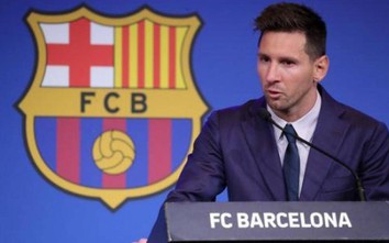 Lionel Messi bật khóc khi bị "ép" phải rời Barca
