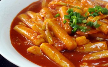 Cơm nguội thừa đừng rang, nhanh tay làm tokbokki kiểu Hàn "ngon mất lưỡi"