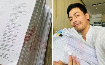 Bị mỉa mai vụ sao kê, MC Phan Anh tung hơn 6kg tài liệu từ thiện