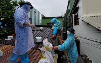 Đà Nẵng: Bộ đội vào vùng đỏ giúp dân sửa nhà chống bão số 5