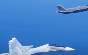 Lần đầu tiên Su-30SM Nga phải đối đầu với F-35 của Không quân Mỹ tại Syria