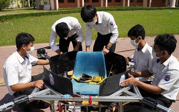 Sinh viên Campuchia thiết kế phương tiện bay