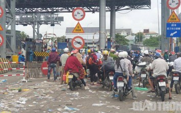 Người dân vẫn tự phát về quê, cửa ngõ An Giang ùn ứ kéo dài