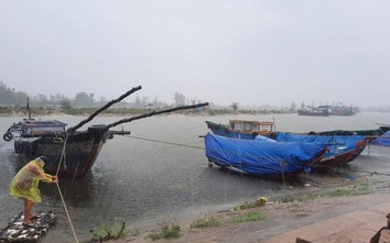 Áp thấp có khả năng thành bão số 7: Huế, Quảng Trị cấm tàu thuyền ra khơi