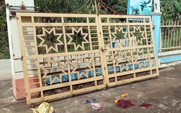 Quảng Nam: Cổng trường đổ đè trúng 2 học sinh mầm non, một bé tử vong