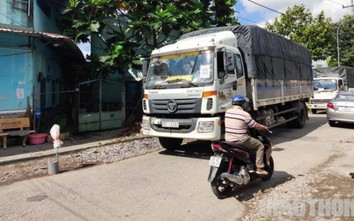 Né trạm BOT Cần Thơ - Phụng Hiệp, xe tải rầm rập "cày nát" đường tỉnh