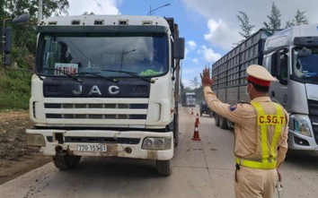 Nạn chở quá tải ở KKT Dung Quất: Nhà xe đối phó, thép Hòa Phát “vô cảm”