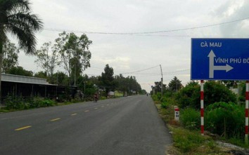 Bảng chỉ dẫn vào xã Vĩnh Phú Đông trên Quản Lộ-Phụng Hiệp đặt chưa phù hợp