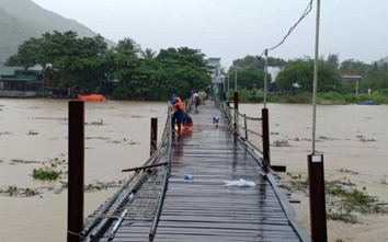 Mưa lớn, nhiều tuyến giao thông chính tại Khánh Hòa ngập sâu, chia cắt