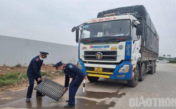 Lực lượng chức năng Thanh Hoá kiểm soát xe quá tải trong mùa dịch thế nào?