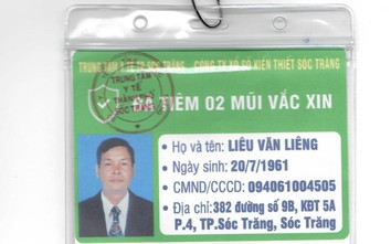 Người bán vé số dạo ở Sóc Trăng phải đeo thẻ xanh
