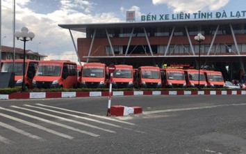 Người dân thích thú với xe buýt mini Châu Âu tại Lâm Đồng